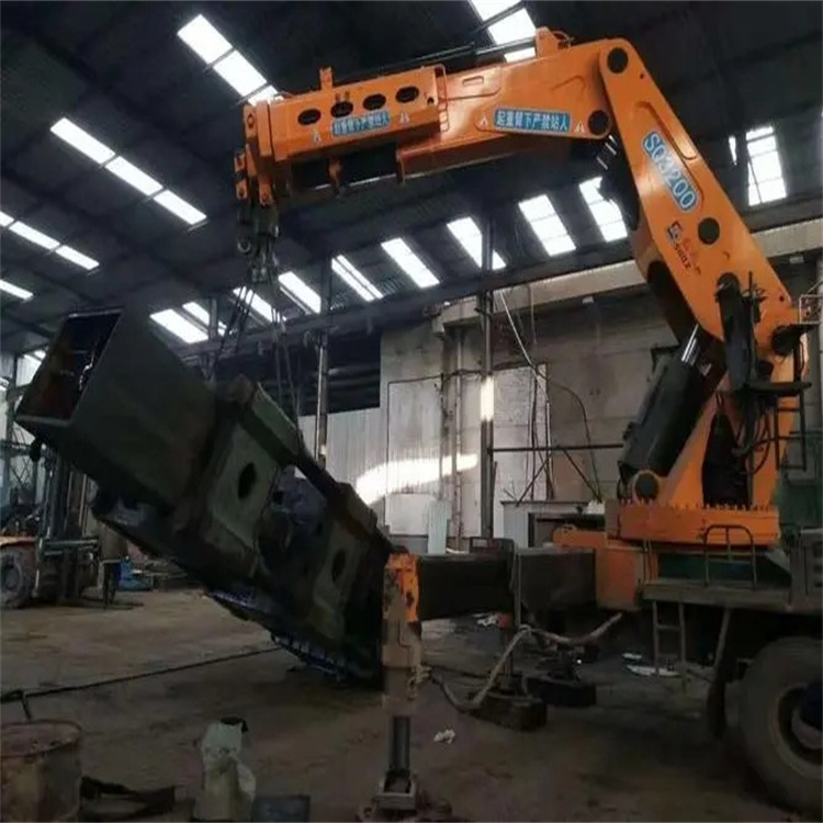 张金镇200吨折臂吊出租