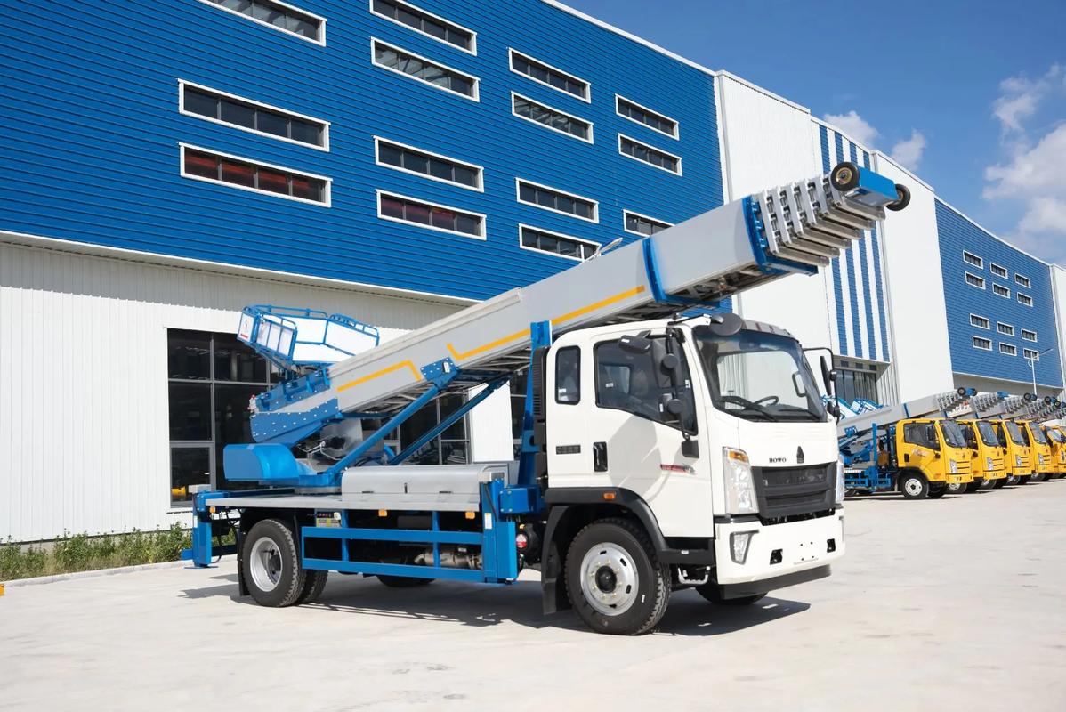 张金镇出租云梯车高空作业车 建筑垃圾搬运